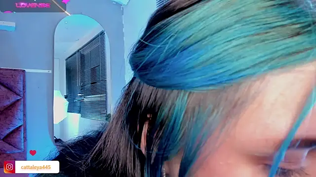 cattaleya    online show from 01-15-25, 06:12