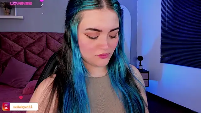 cattaleya    online show from 01-25-25, 06:34