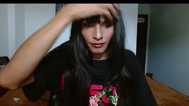 carolinemiller7 online show from 01-12-25, 11:17