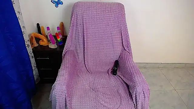 hot girl01 hanna online show from 11-30-25, 04:22