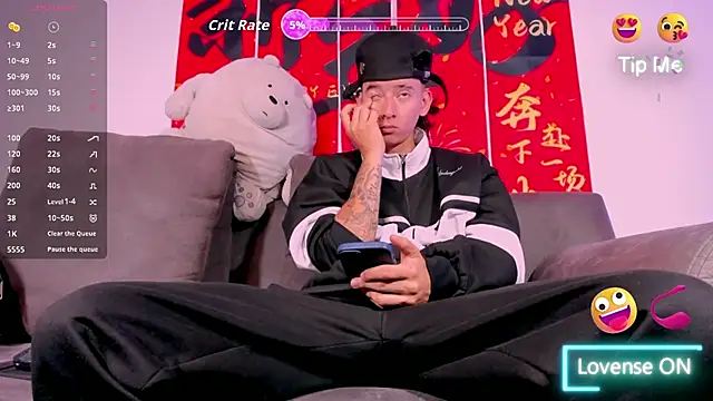 Snapshot of FrannBoy chatting on 06-20-26, 04:37 FrannBoy online show from 06-20-26, 04:37