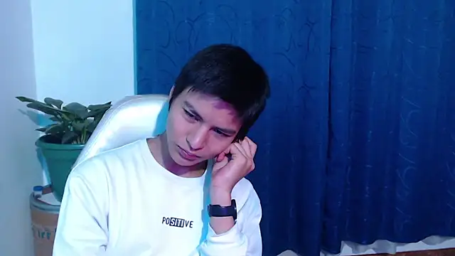 Snapshot of alanprince44 chatting on 01-22-25, 02:26 alanprince44 online show from 01-22-25, 02:26