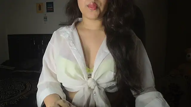 Snapshot of Most-Beautiful-Queen chatting on 05-12-26, 07:33 Most-Beautiful-Queen online show from 05-12-26, 07:33