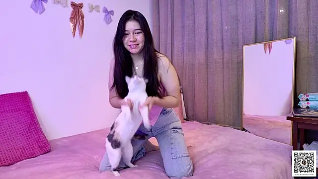 Snapshot of pink_flower_ chatting on 04-28-26, 11:10 pink flower online show from 04-28-26, 11:10