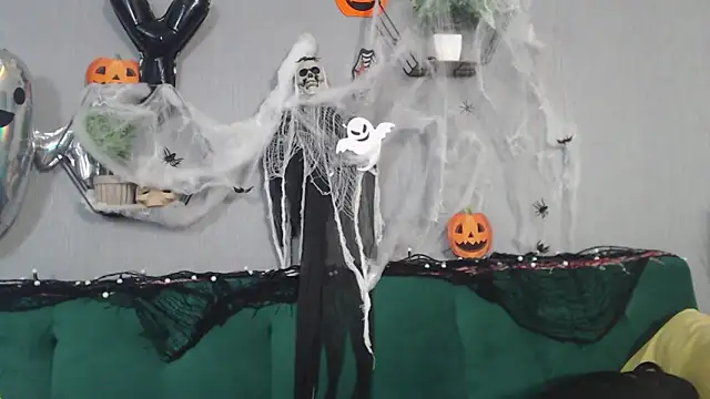 IzabelllNoir online show from 10-29-25, 06:37