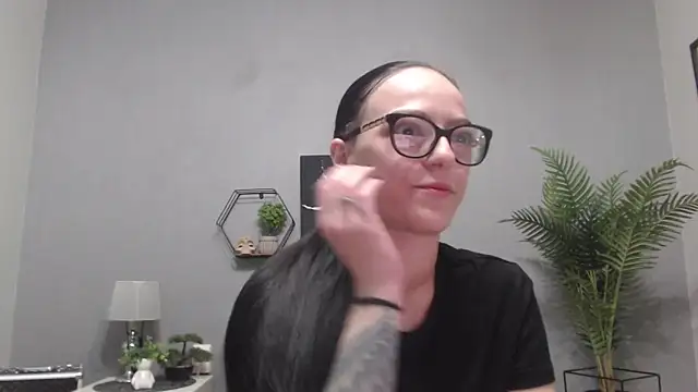 IzabelllNoir online show from 05-15-26, 05:36