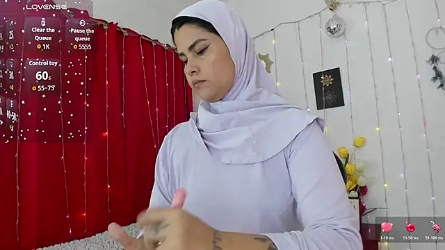 AishaAmin  online show from 11-21-25, 12:15