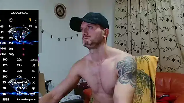 Snapshot of cuple_hoot_ chatting on 10-29-25, 06:04 cuple hoot  online show from 10-29-25, 06:04