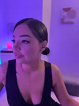 Snapshot of Sara_LipsX chatting on 12-23-25, 03:37 Sara LipsX online show from 12-23-25, 03:37