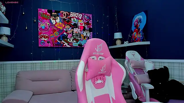 Snapshot of Angel_Sapphire_ chatting on 12-19-24, 08:34 Angel Sapphire online show from 12-19-24, 08:34