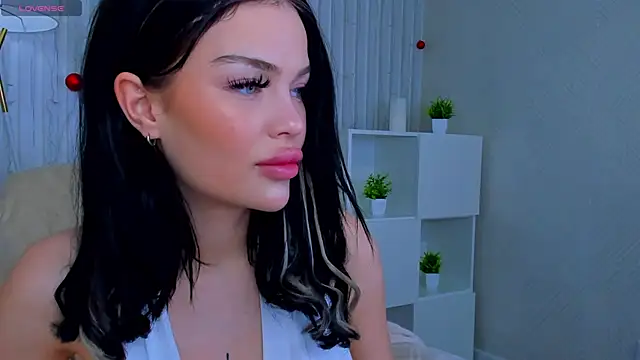 Snapshot of Angel_Sapphire_ chatting on 12-21-24, 11:55 Angel Sapphire online show from 12-21-24, 11:55