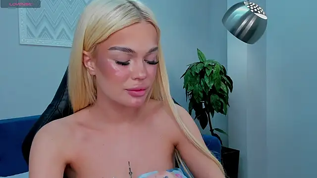 Snapshot of Angel_Sapphire_ chatting on 03-22-25, 10:28 Angel Sapphire online show from 03-22-25, 10:28