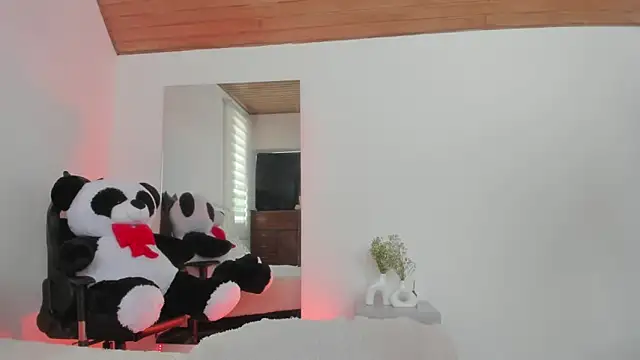 AtheneaRossi online show from 01-20-25, 07:46