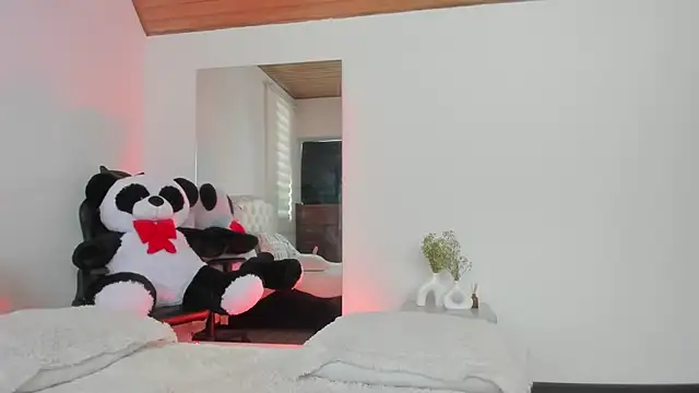 AtheneaRossi online show from 02-02-25, 03:17