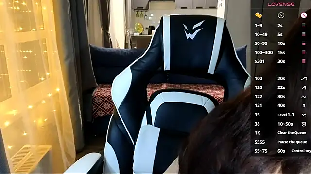 Mary   Moore online show from 11-13-25, 11:42