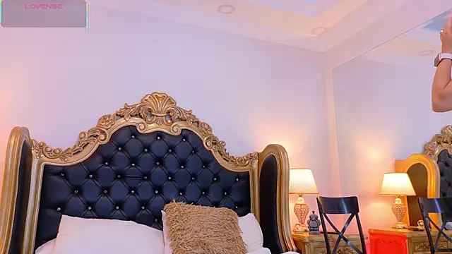 AdelinaVans online show from 11-14-25, 10:58