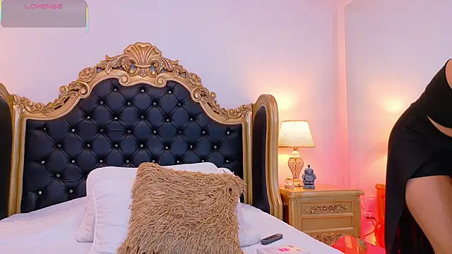 AdelinaVans online show from 11-21-25, 11:09