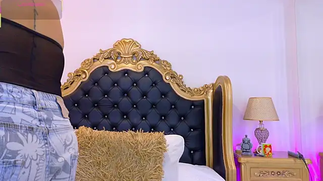 AdelinaVans online show from 04-15-26, 11:39