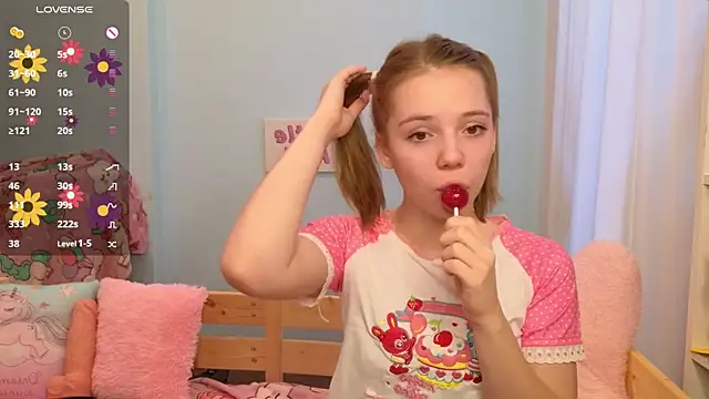 Snapshot of PrincessLittleKiki chatting on 10-07-25, 07:16 PrincessLittleKiki online show from 10-07-25, 07:16