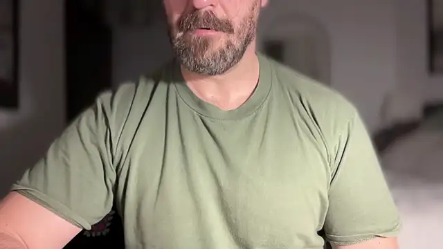 Snapshot of Mr_Beef chatting on 02-10-26, 10:14 Mr Beef online show from 02-10-26, 10:14