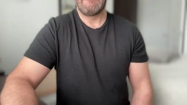 Snapshot of Mr_Beef chatting on 02-16-26, 11:06 Mr Beef online show from 02-16-26, 11:06