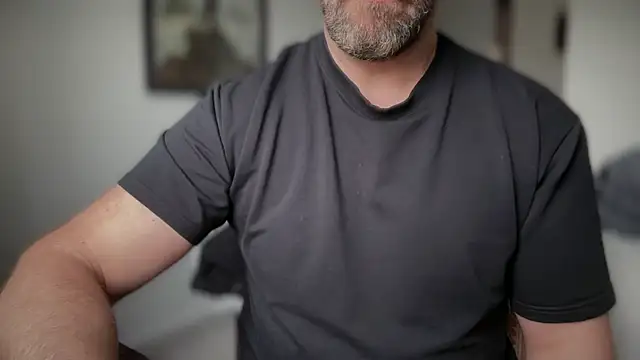 Snapshot of Mr_Beef chatting on 03-09-26, 01:15 Mr Beef online show from 03-09-26, 01:15