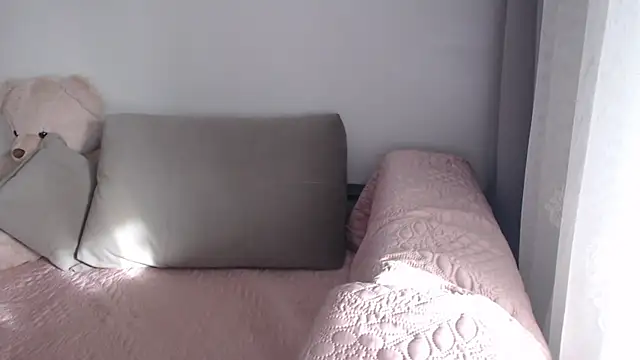  JustmeHere  online show from 12-15-25, 10:19