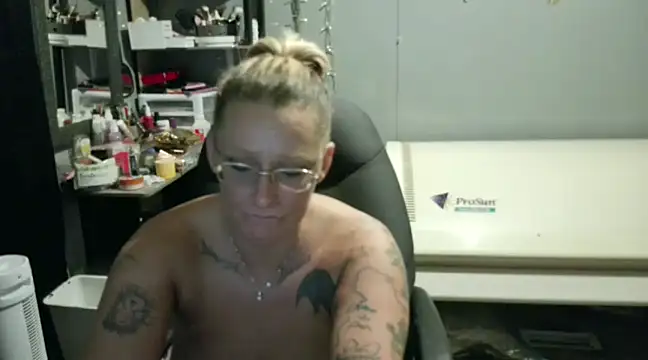 Snapshot of Lisalovely6981 chatting on 01-09-25, 11:47 Lisalovely6981 online show from 01-09-25, 11:47