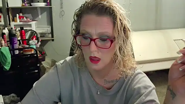 Snapshot of Lisalovely6981 chatting on 02-10-25, 11:36 Lisalovely6981 online show from 02-10-25, 11:36