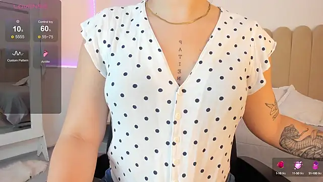 Snapshot of anna-henao chatting on 12-23-24, 12:19 anna-henao online show from 12-23-24, 12:19