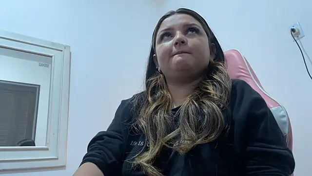 SweetPaige  online show from 10-22-25, 04:18