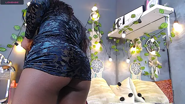 ItsVenuss online show from 02-06-25, 05:09