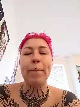 Snapshot of divine_eve chatting on 01-29-25, 10:58 divine eve online show from 01-29-25, 10:58