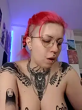 Snapshot of divine_eve chatting on 02-06-25, 04:03 divine eve online show from 02-06-25, 04:03