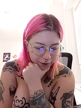 Snapshot of divine_eve chatting on 09-17-25, 10:11 divine eve online show from 09-17-25, 10:11