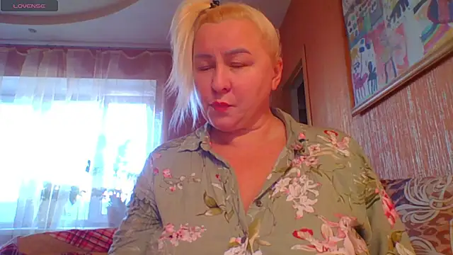 mira robinsonnn online show from 10-17-25, 02:37