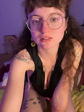 Snapshot of _foxygirl_ chatting on 02-10-26, 04:55 foxygirl online show from 02-10-26, 04:55