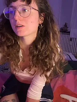 Snapshot of _foxygirl_ chatting on 03-02-26, 05:53 foxygirl online show from 03-02-26, 05:53