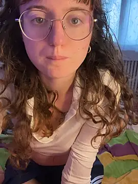 Snapshot of _foxygirl_ chatting on 03-03-26, 04:35 foxygirl online show from 03-03-26, 04:35