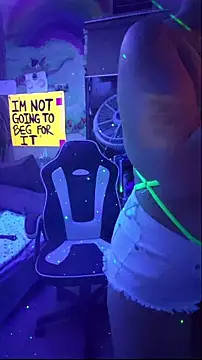 Snapshot of Cloud_Master9 chatting on 11-08-25, 08:03 Cloud Master9 online show from 11-08-25, 08:03