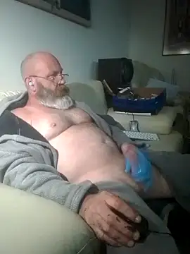 Snapshot of iambradz chatting on 11-09-25, 12:47 iambradz online show from 11-09-25, 12:47