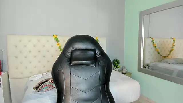 nami sam01 online show from 03-09-25, 04:00