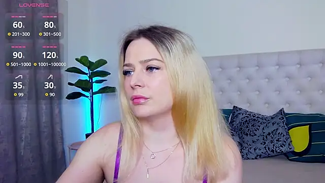 TamarraFox online show from 06-14-26, 04:58