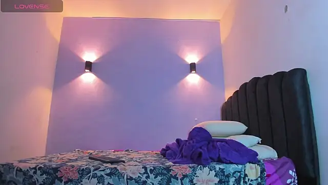 Sofia Clauss  online show from 01-09-25, 04:41