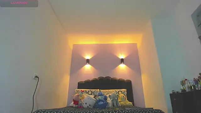 Sofia Clauss  online show from 04-19-26, 04:34