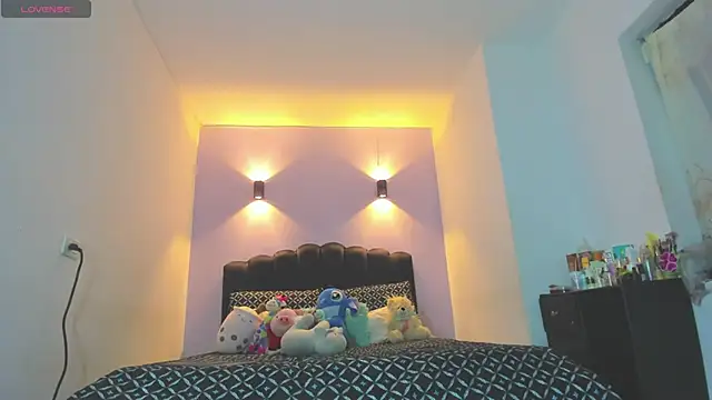 Sofia Clauss  online show from 05-17-26, 05:16