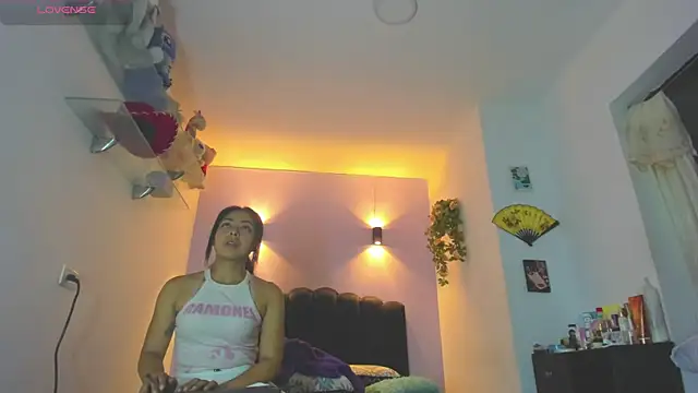 Sofia Clauss  online show from 07-04-26, 05:13