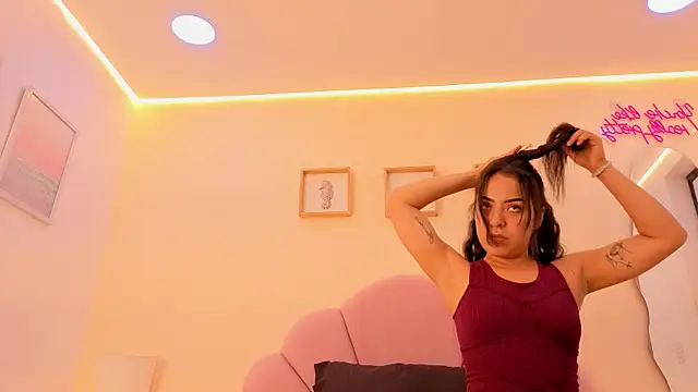 Sofia Clauss  online show from 07-08-26, 04:39