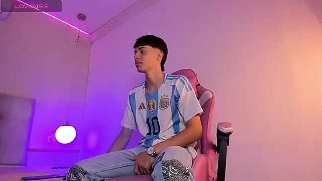 Snapshot of AlessandroDybala chatting on 01-28-25, 12:11 AlessandroDybala online show from 01-28-25, 12:11