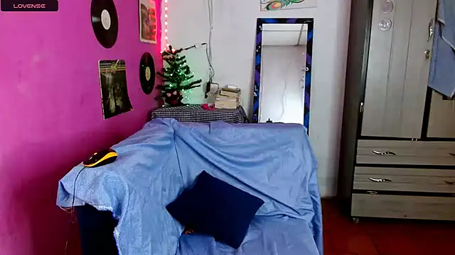 sensitive brunette online show from 12-04-24, 11:57